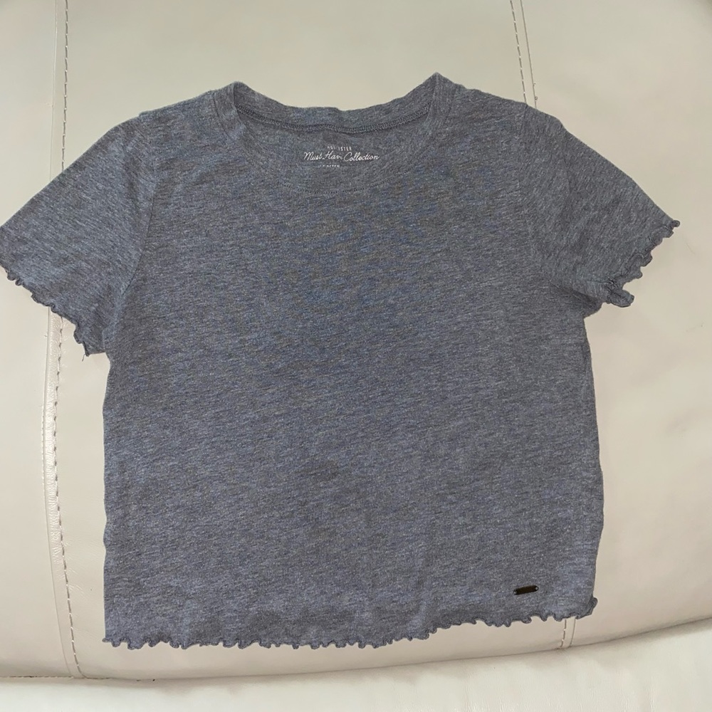 American Eagle Grey shirt